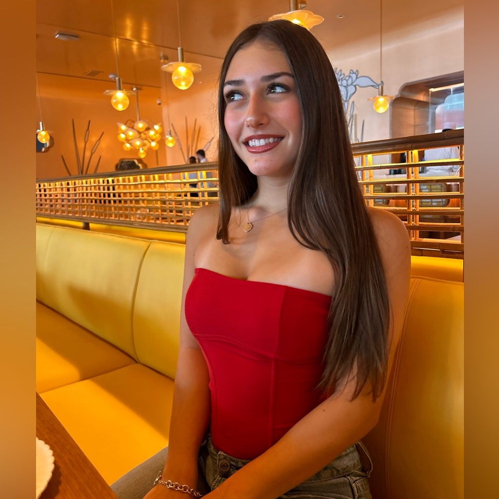 Meet your Posher, Gabi